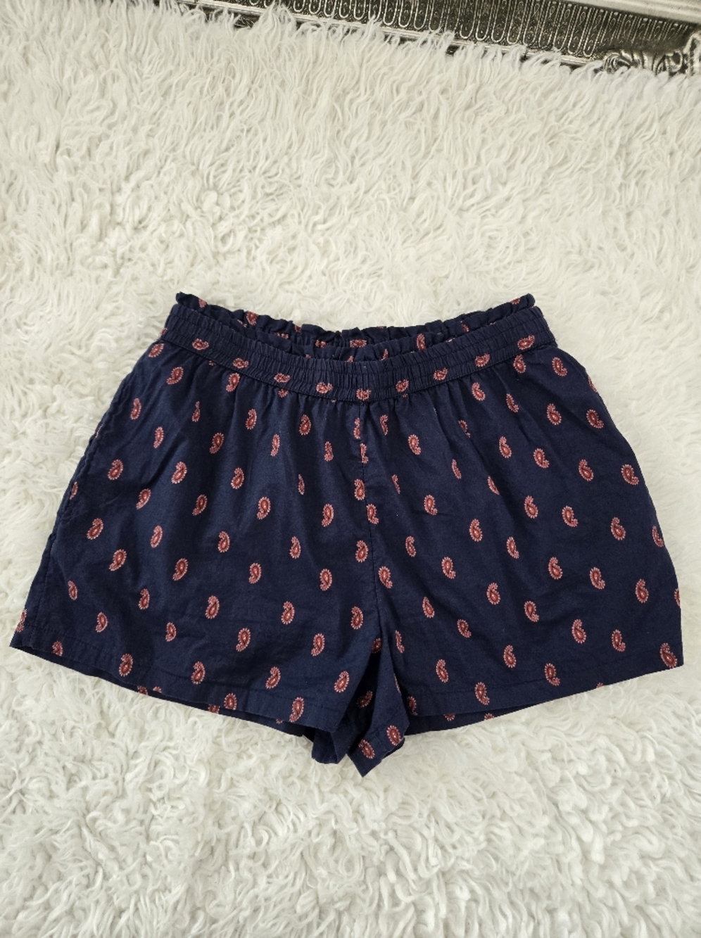 Joie 100% Cotton navy blue red paisley pattern lounge shorts. Size Medium
